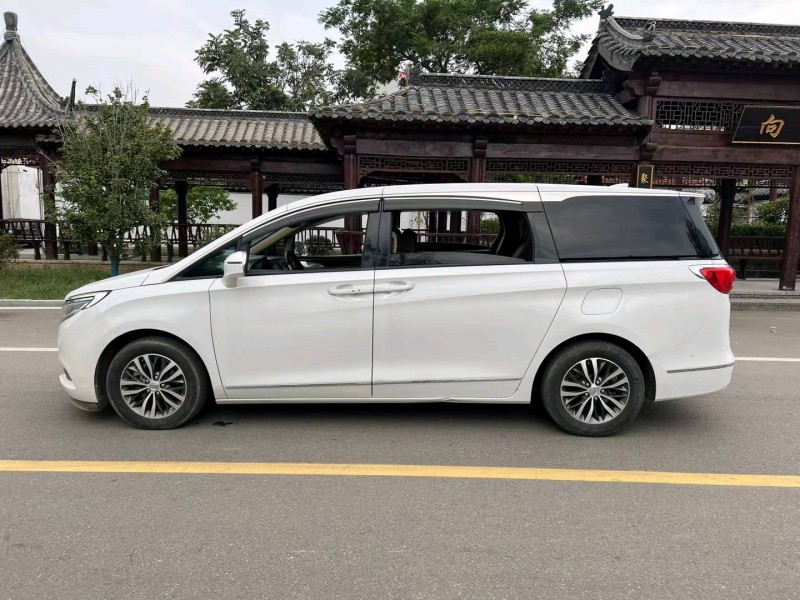 东营16年别克GL85