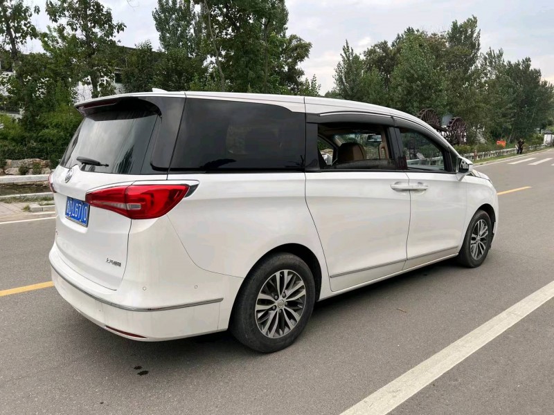 东营16年别克GL86