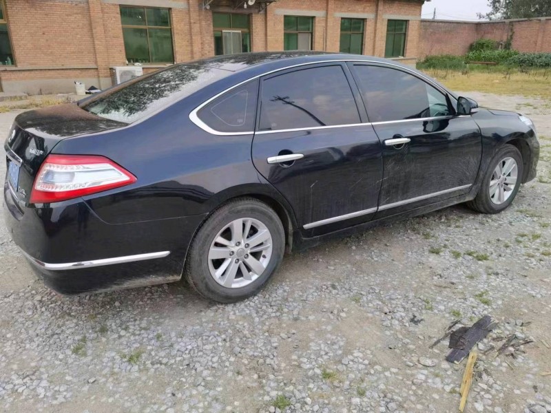 保定13年日产天籁6