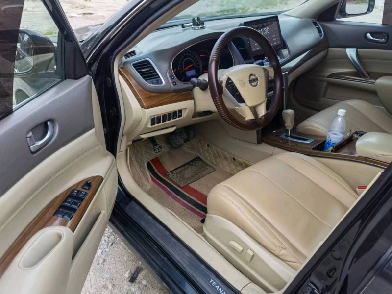 保定13年日产天籁5