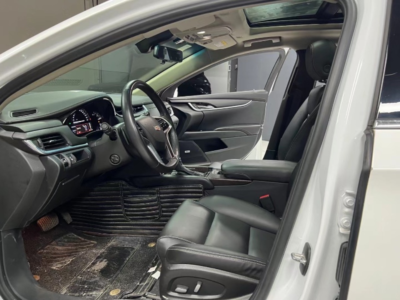 成都18年凯迪拉克XTS2