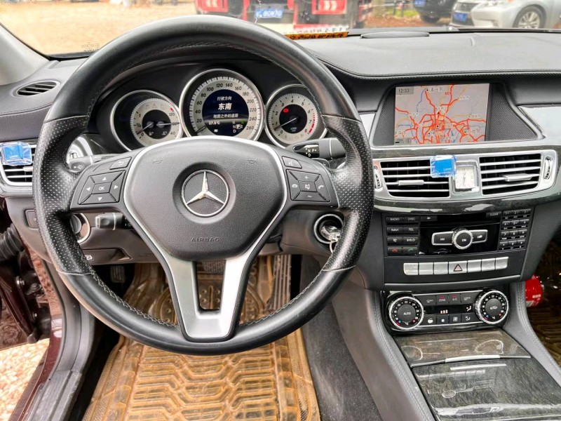 广州13年奔驰CLS5