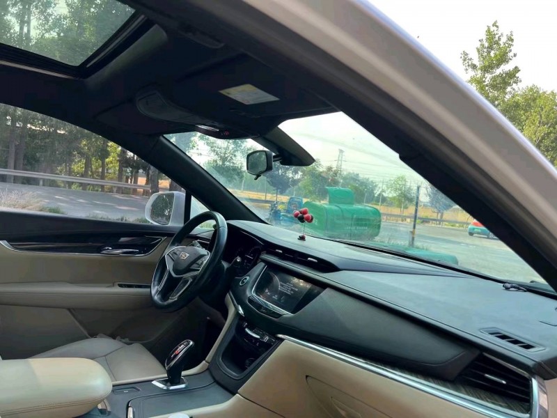 东营16年凯迪拉克XT54