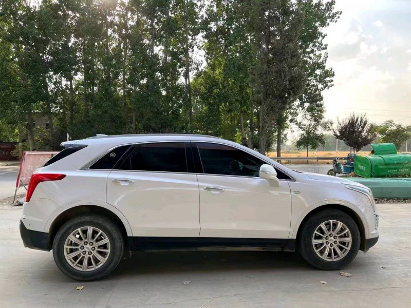 东营16年凯迪拉克XT56