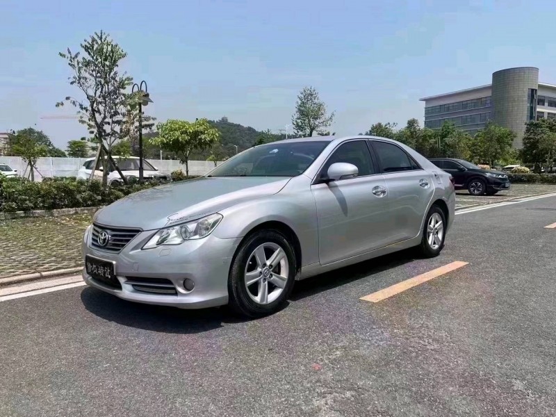中山13年丰田锐志2