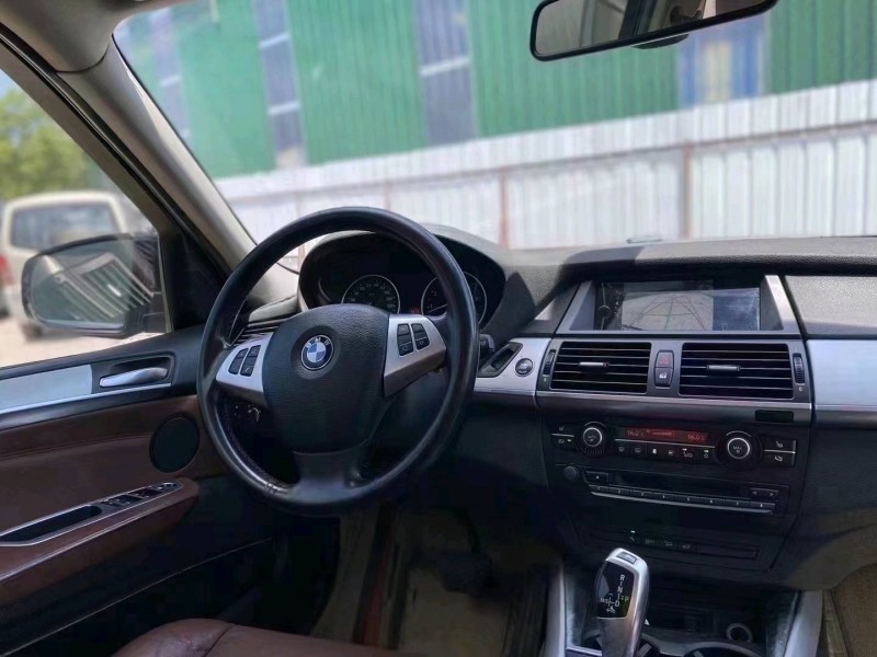 广州13年宝马X57