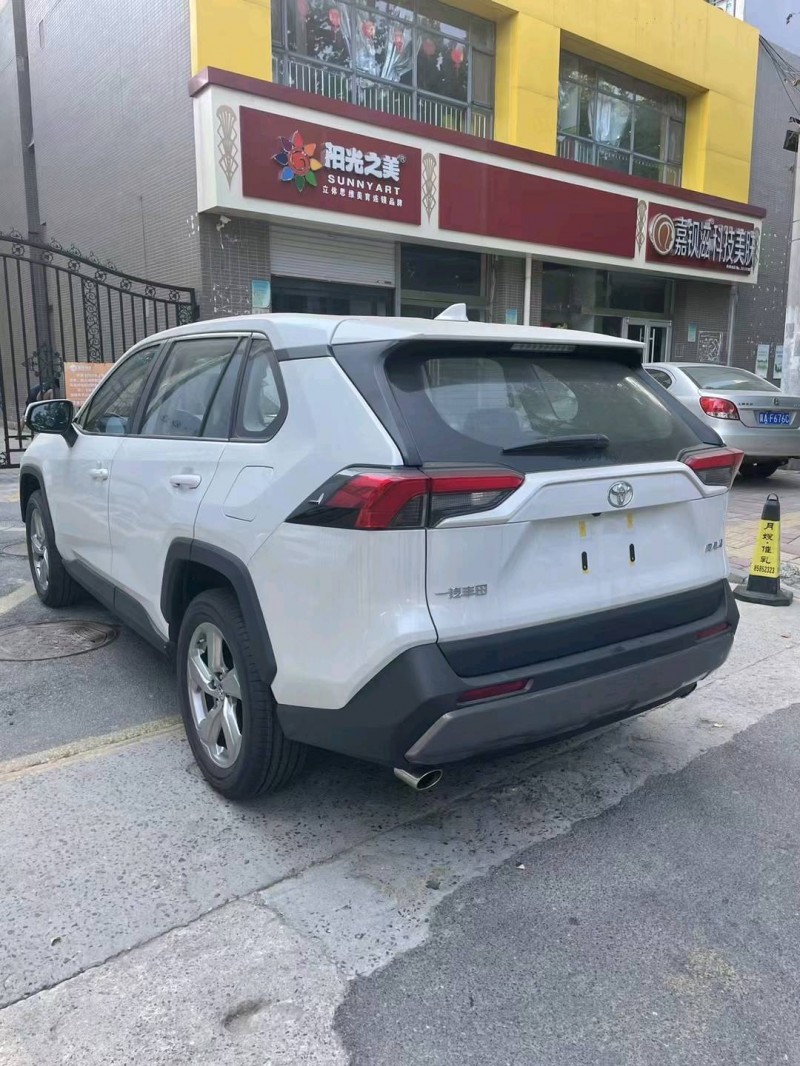 石家庄22年丰田RAV48