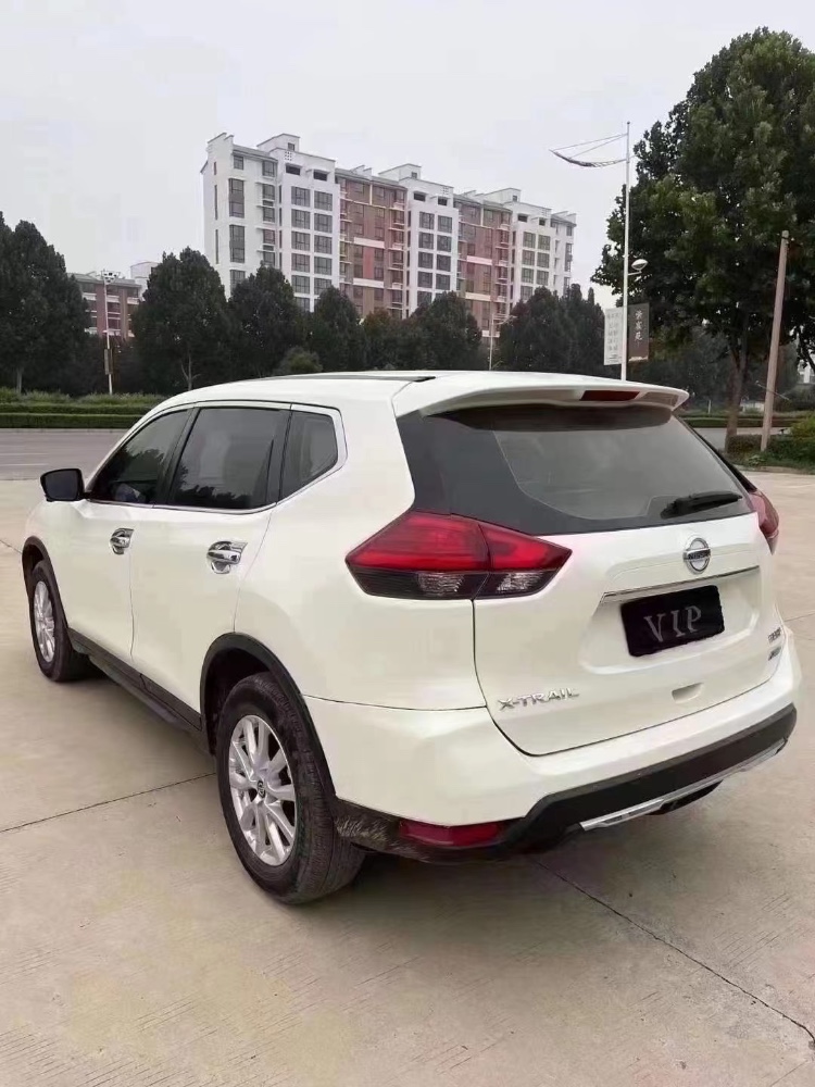 安陽19年日產奇駿5