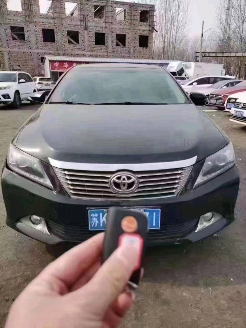 北京13年丰田凯美瑞1