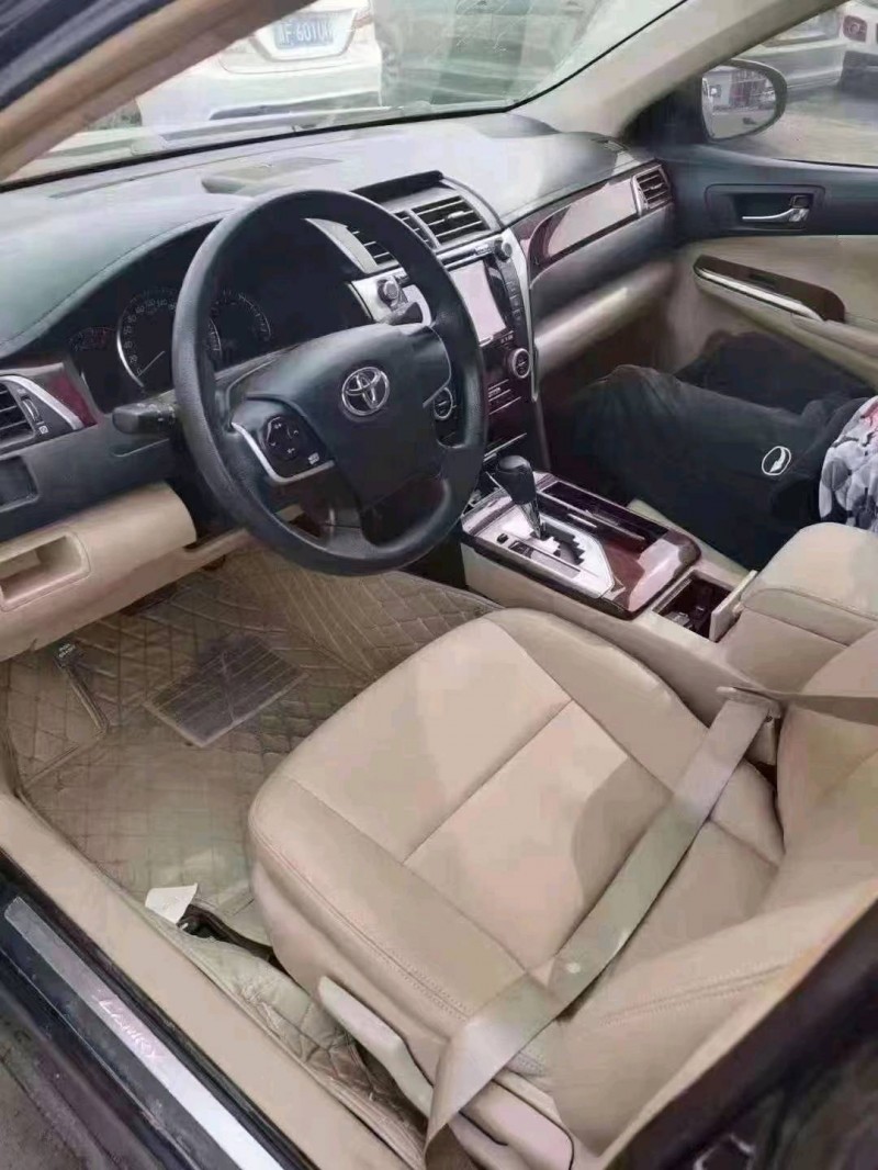 北京13年丰田凯美瑞4