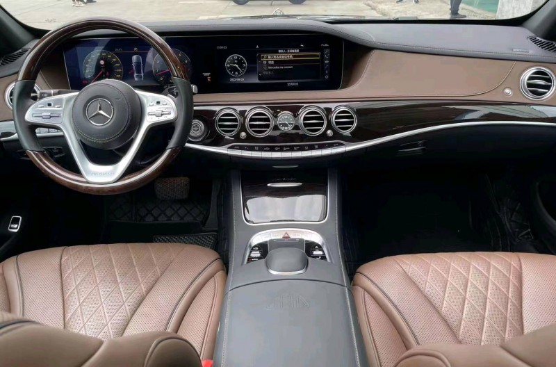 枣庄19年奔驰迈巴赫S级4