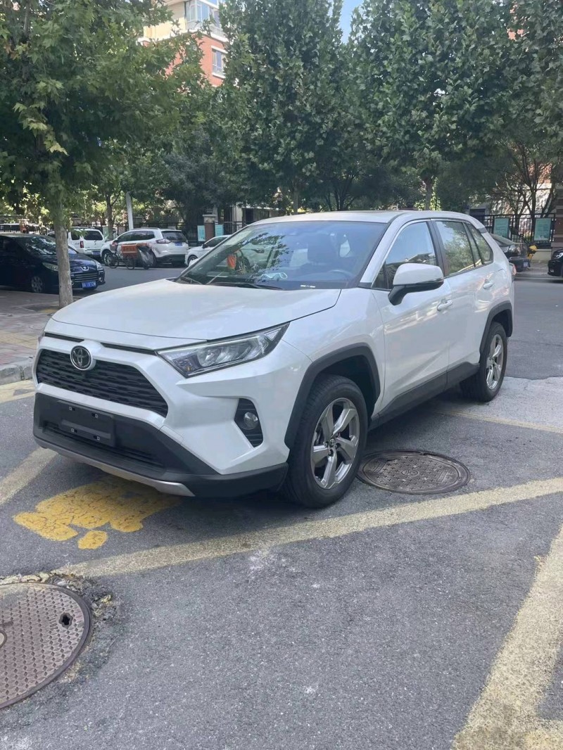 石家庄22年丰田RAV42
