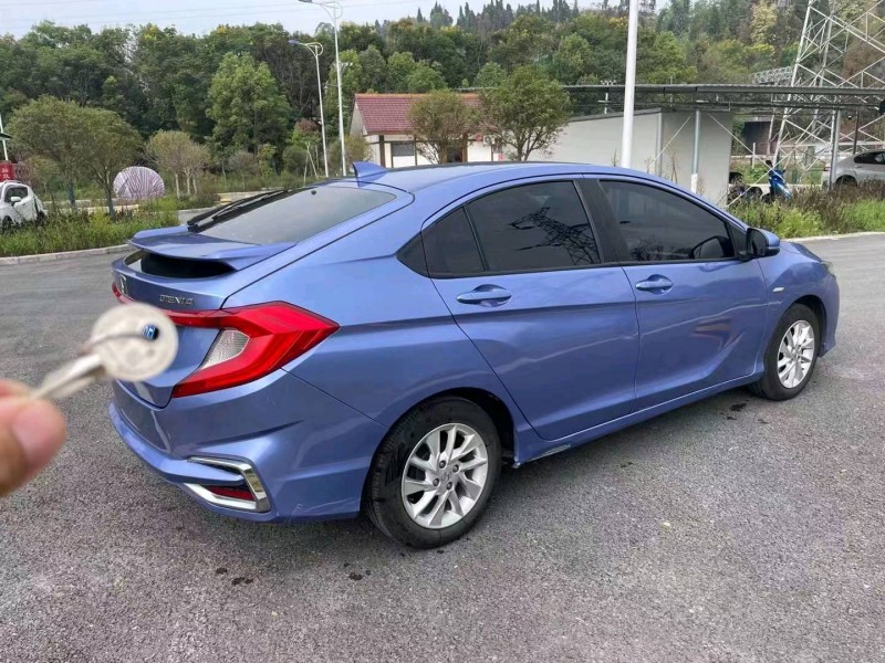 重庆17年本田竞瑞3