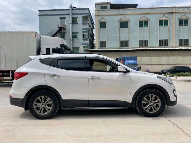 东莞13年现代全新胜达8