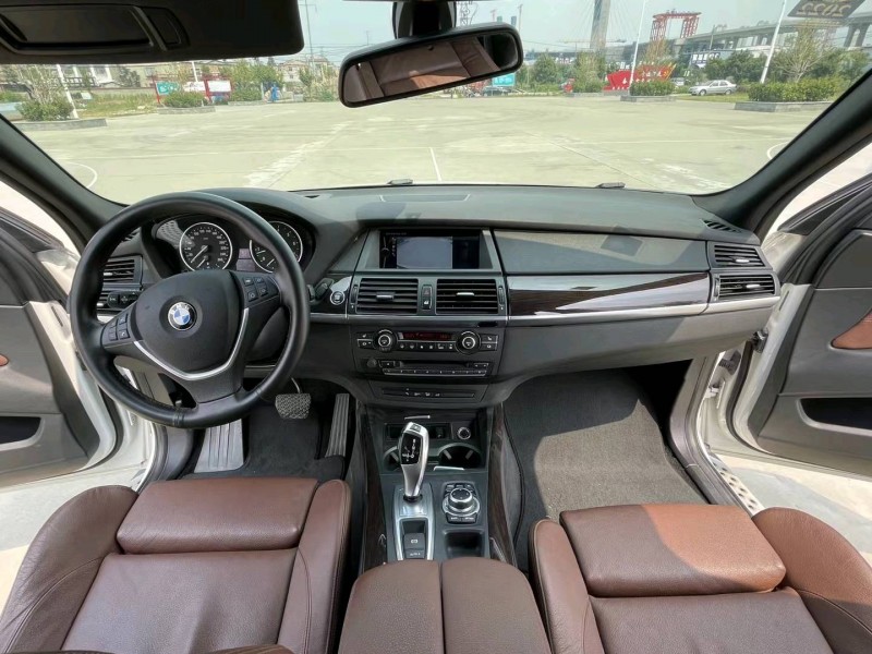 北京14年宝马X58