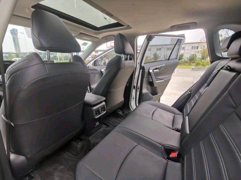 北京22年丰田威兰达6