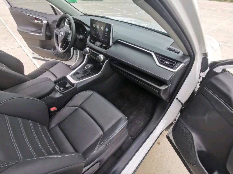 北京22年丰田威兰达8