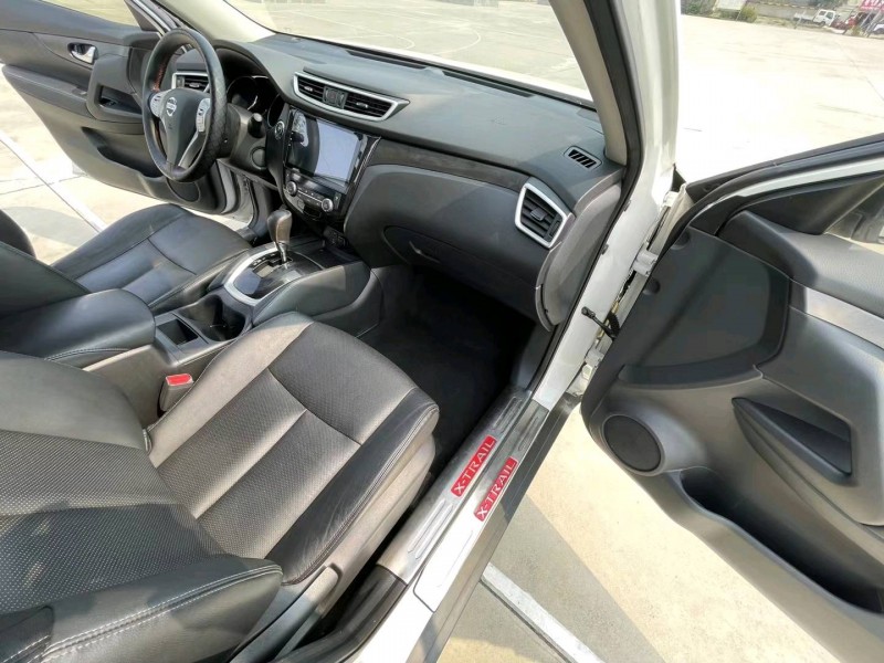 北京16年日产奇骏4