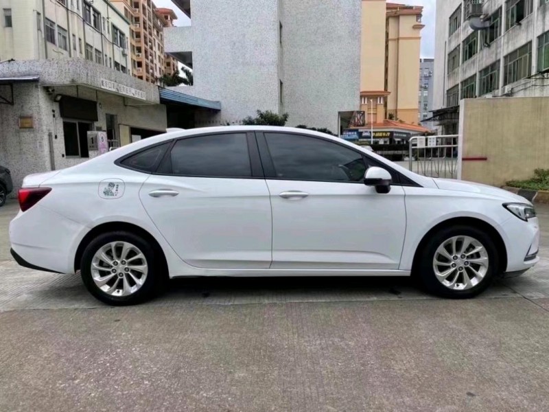 中山21年别克威朗2