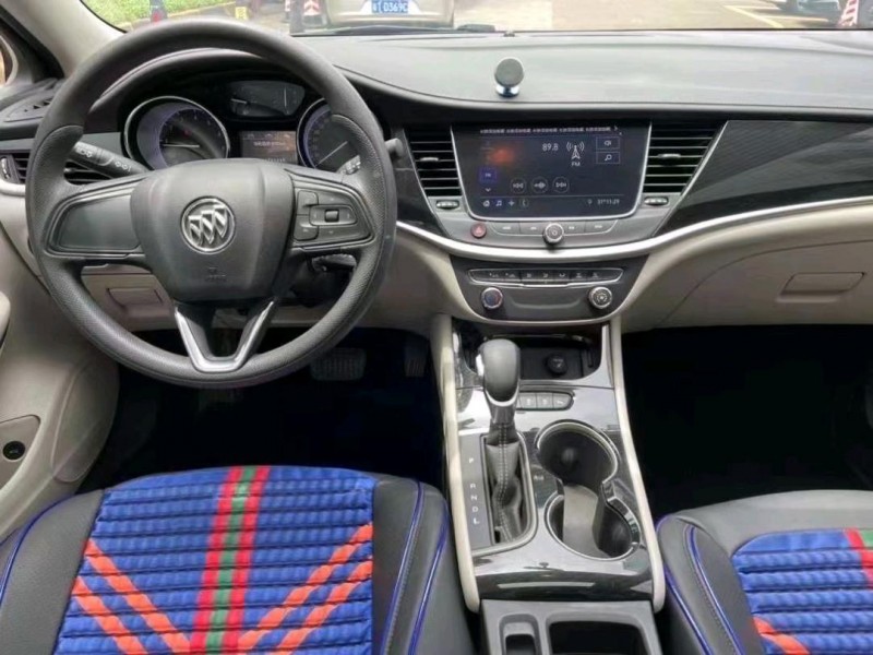 中山21年别克威朗8