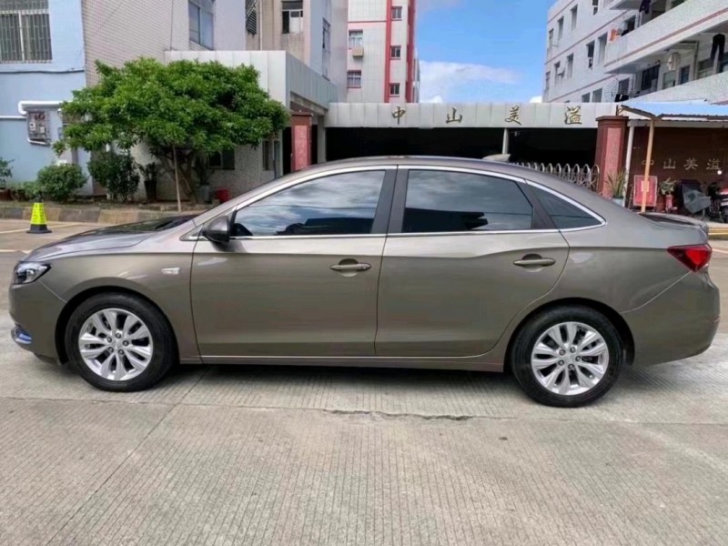 中山21年别克英朗3