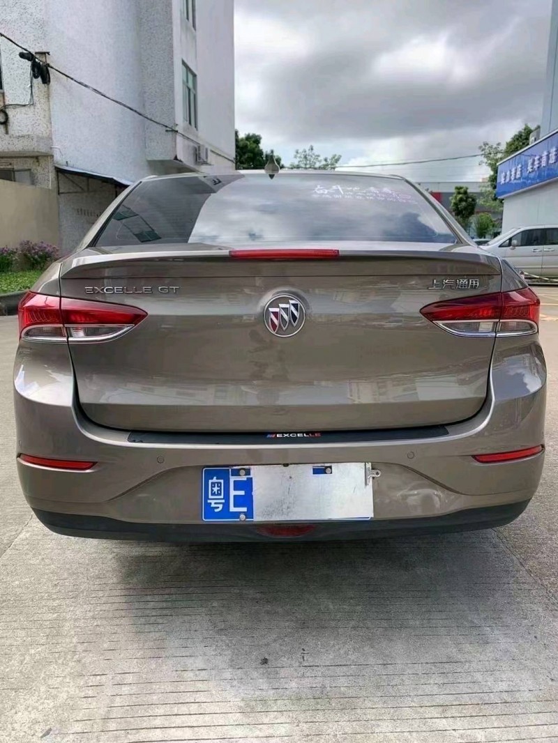 中山21年别克英朗4