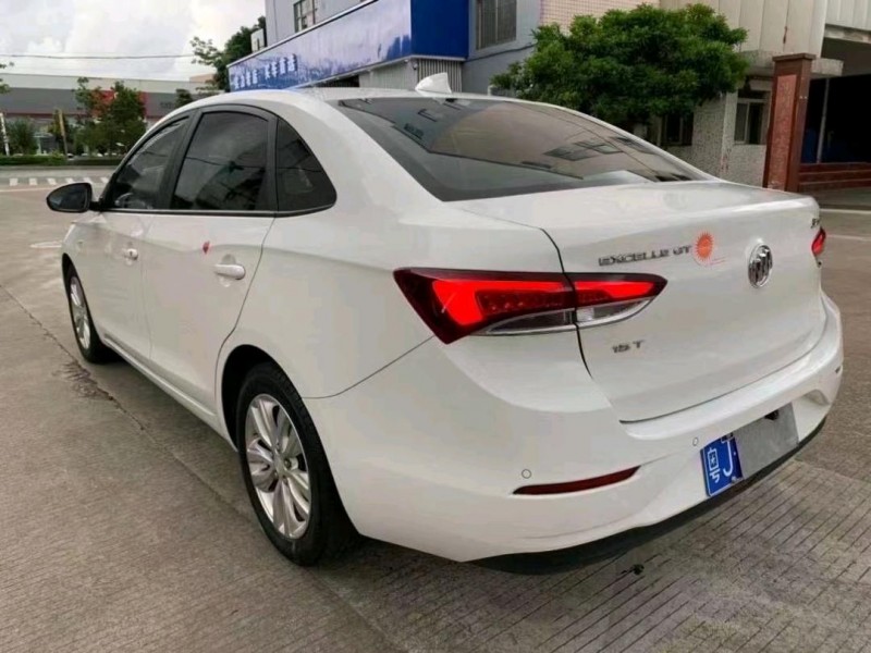 中山19年别克英朗6