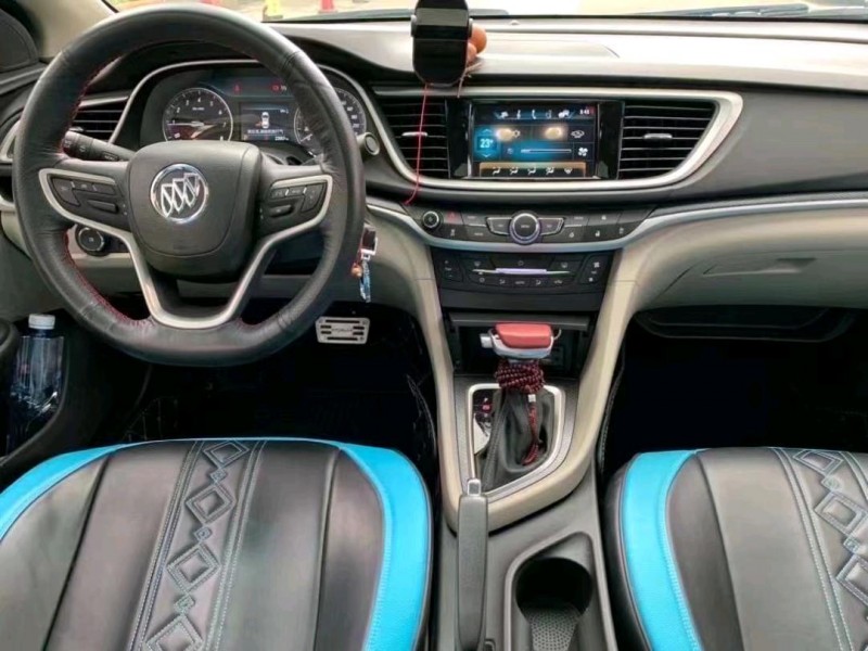 中山19年别克英朗8