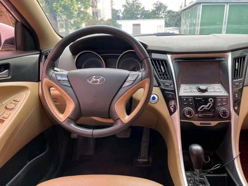 徐州14年现代索纳塔八4