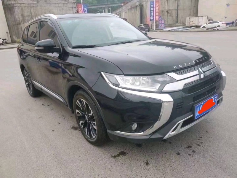 成都20年三菱帕杰罗7