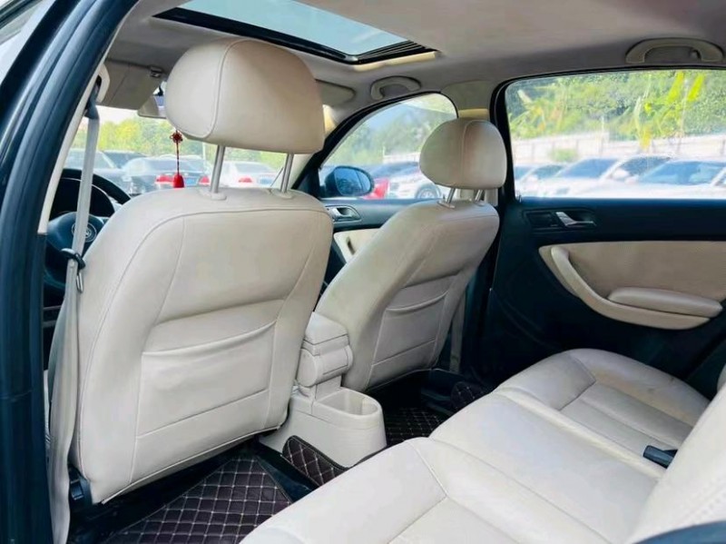 东莞12年大众朗逸5