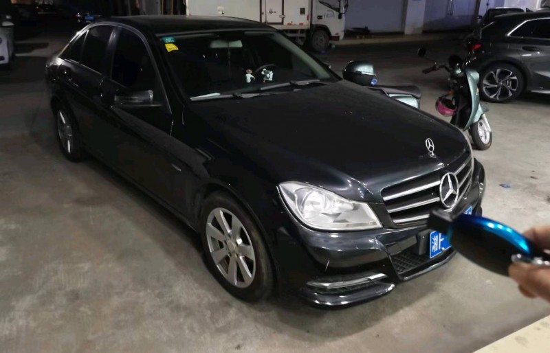 广州13年奔驰C3