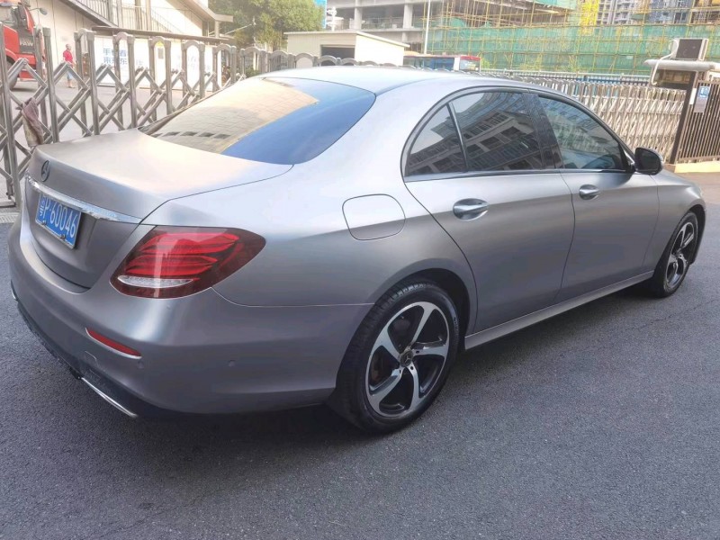 广州17年奔驰E9