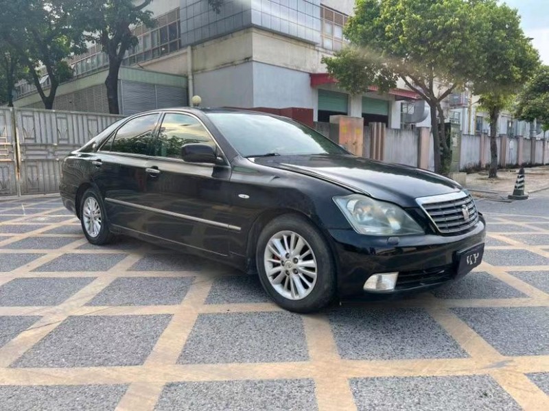 东莞05年丰田皇冠3