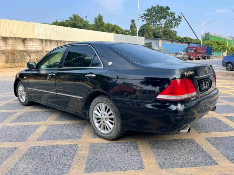 东莞05年丰田皇冠7