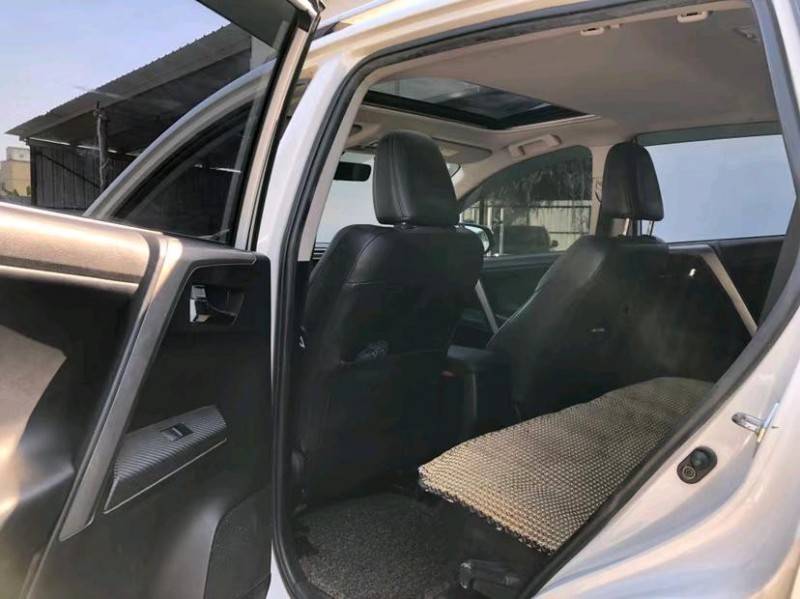 东莞15年丰田RAV44