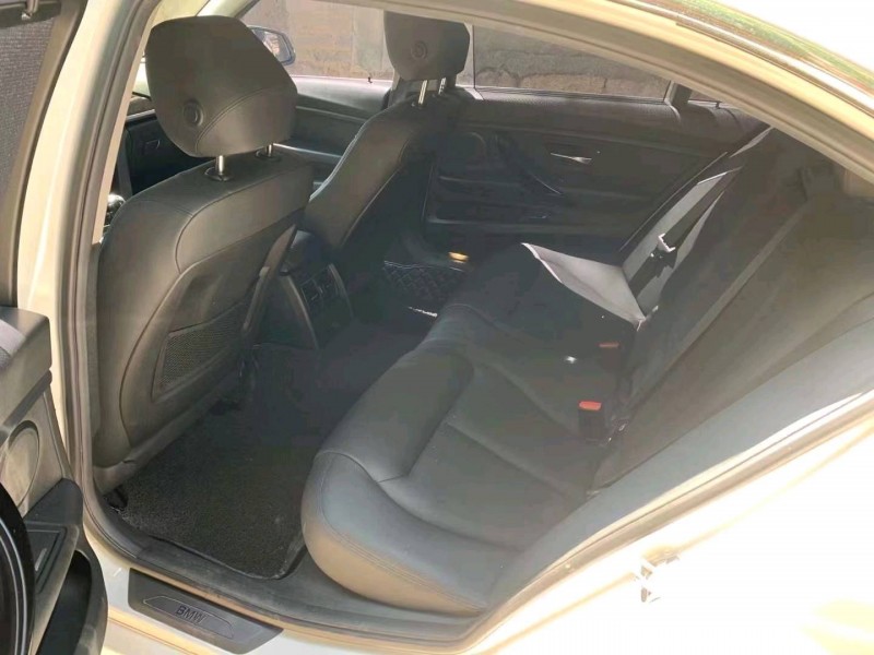 宜昌17年宝马3系8