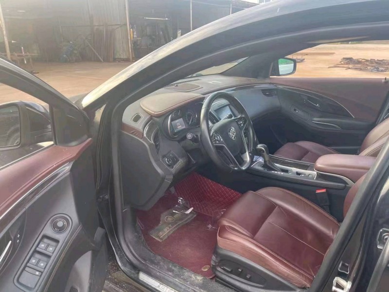 枣庄15年别克君越8