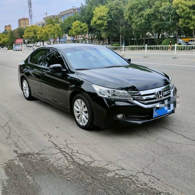 济南13年本田雅阁8