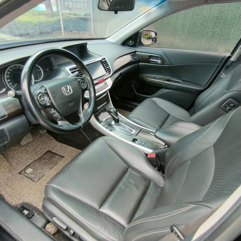 济南13年本田雅阁4