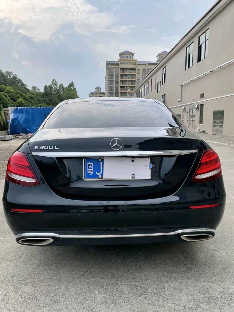 广州18年奔驰E9