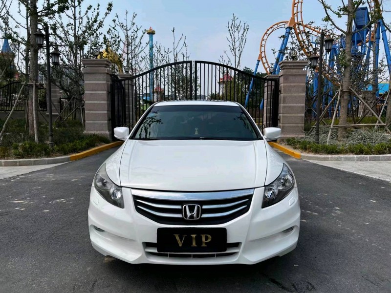 盐城12年本田雅阁1