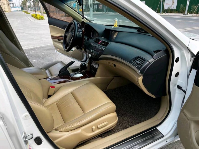 盐城12年本田雅阁7