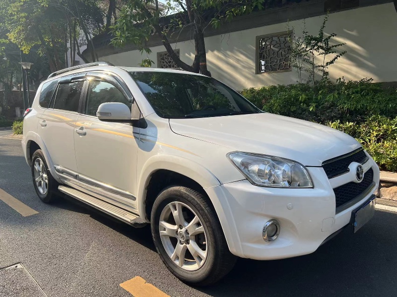 广州13年丰田RAV49