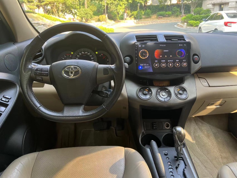 广州13年丰田RAV44
