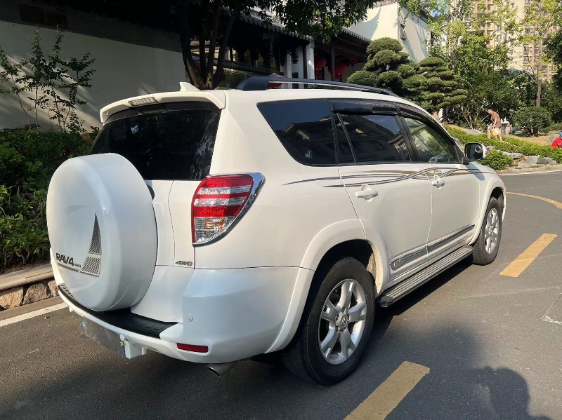 广州13年丰田RAV41