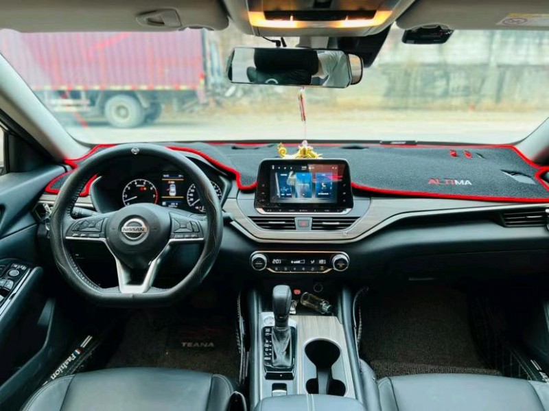 东莞21年日产天籁5