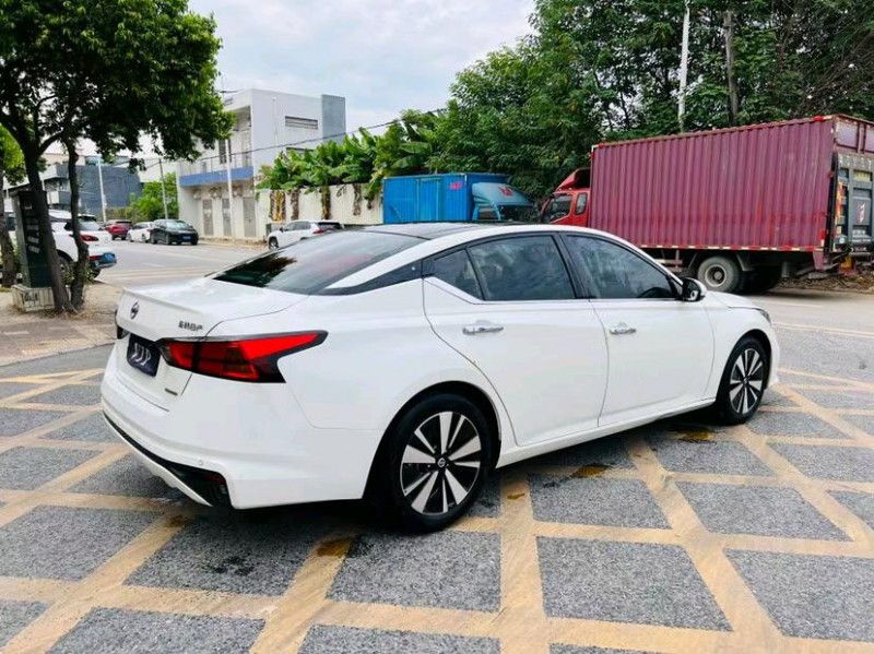 东莞21年日产天籁8