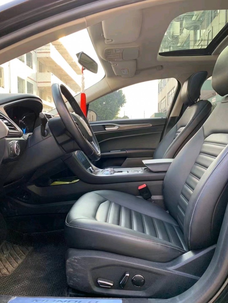 中山21年福特蒙迪欧9