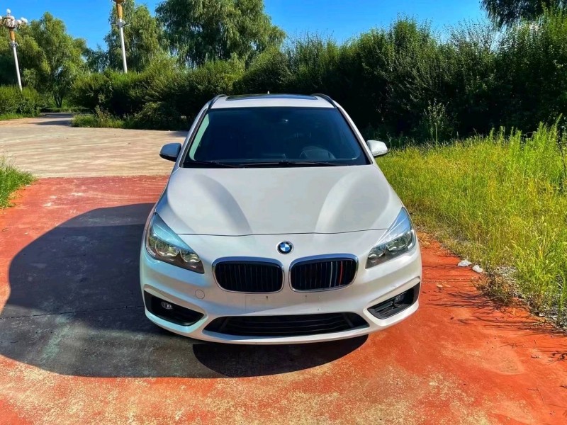 济南17年宝马2系1